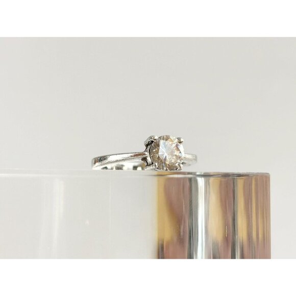 Engagement Style Solitaire  Cubic Zirconia Vintage Minimalist Ring - sz 8 - Picture 4 of 10